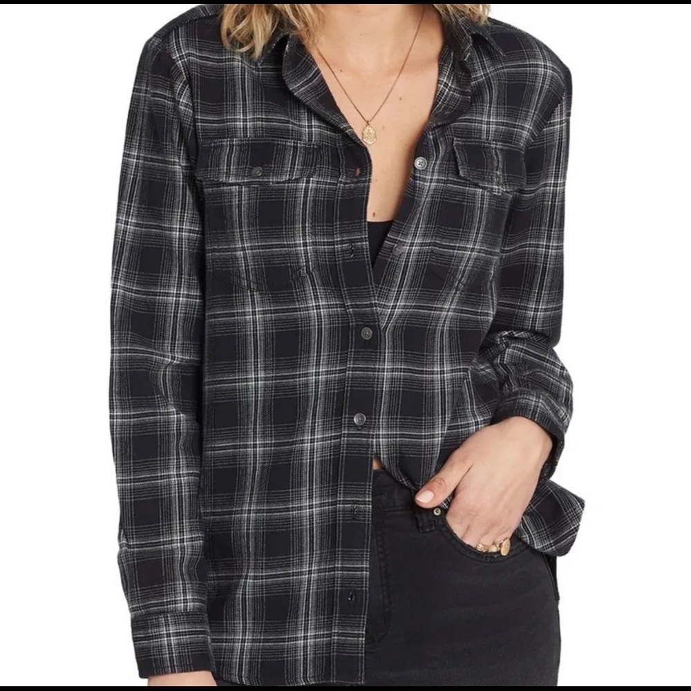 Billabong Black Plaid Flannel - Super soft!